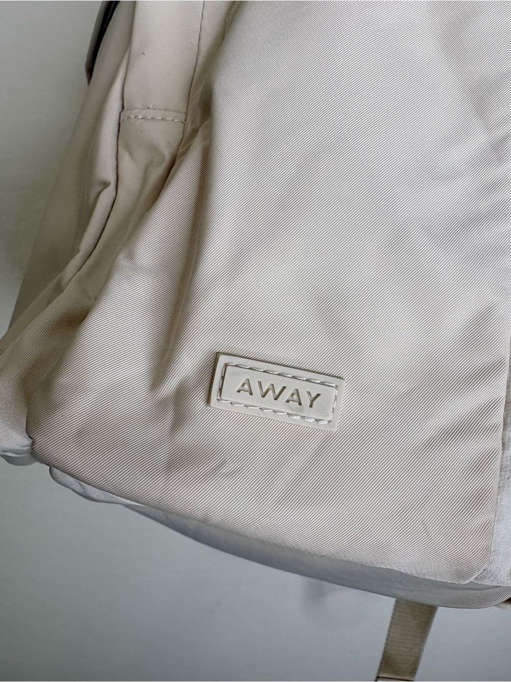 Away Large Featherlight Backpack Ivory Cream Travel Laptop Backpack Lightweight - Picture 7 of 14